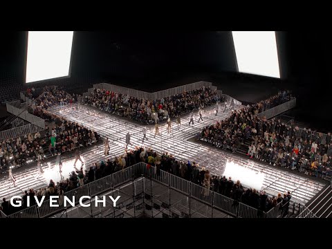 Givenchy | Fall Winter 2022 RTW Show