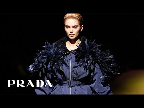 PRADA FW22 WOMENSWEAR FASHION SHOW