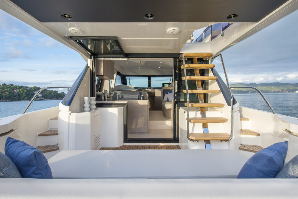 Interni Ferretti Yachts 500 