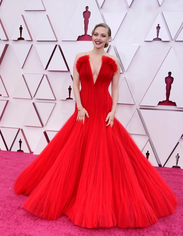 Amanda Seyfried in Armani Privé