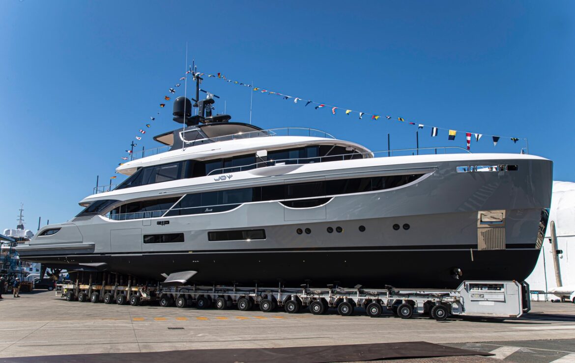 Benetti Launch second unit of Oasis 40M