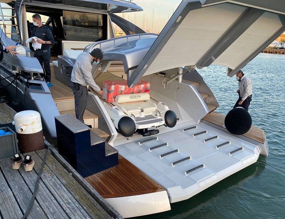 Il garage dello yacht