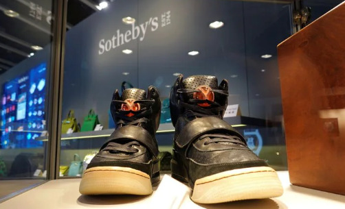 Le Yeezy vendute all'asta da Sotheby's