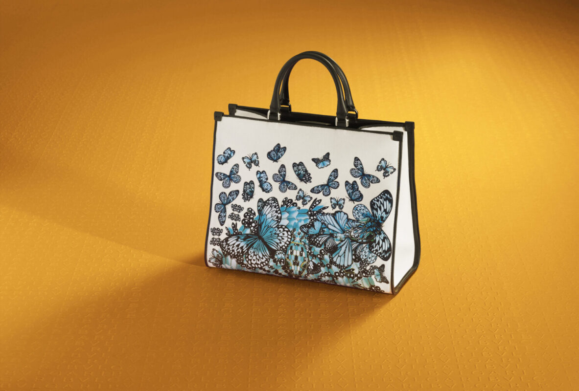 Borsa Bvlgari Canvas Tote disegnata da Mary Katrantzou
