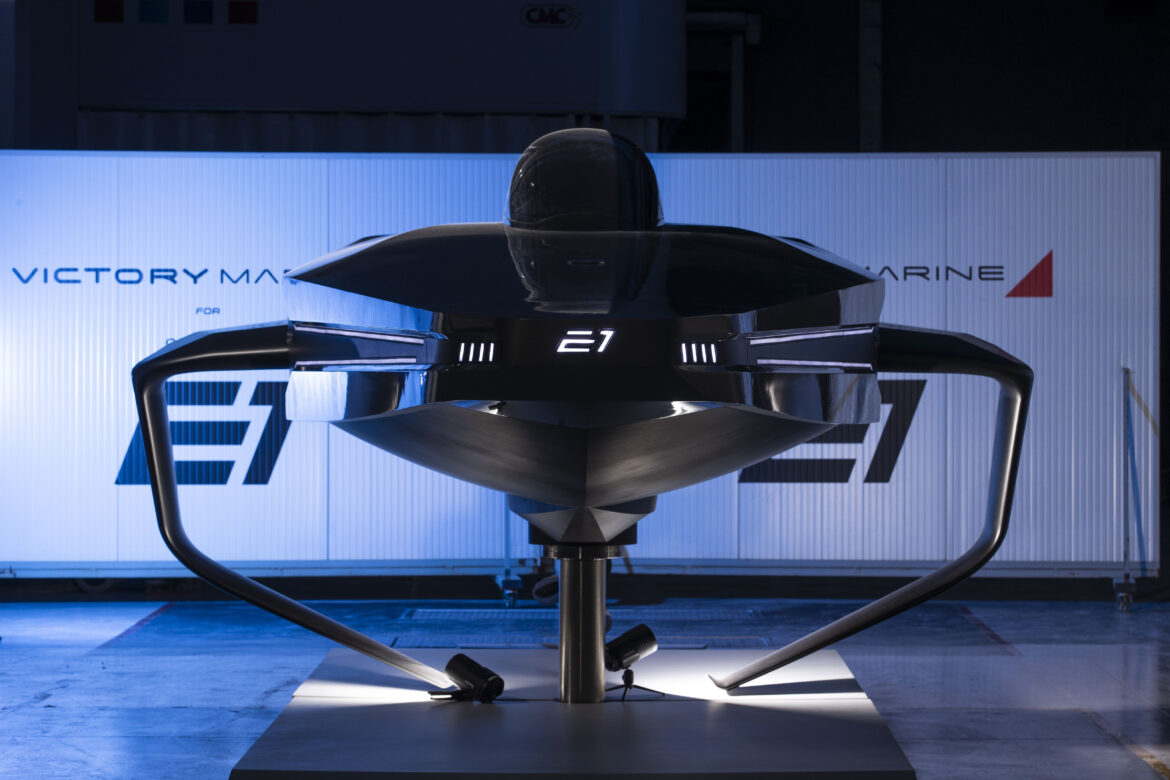 E1-Racebird loyd
