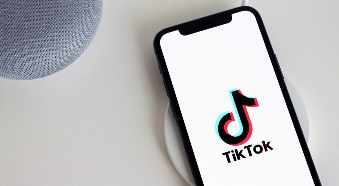 TIKTOK CRESCE SEMPRE DI PIU'