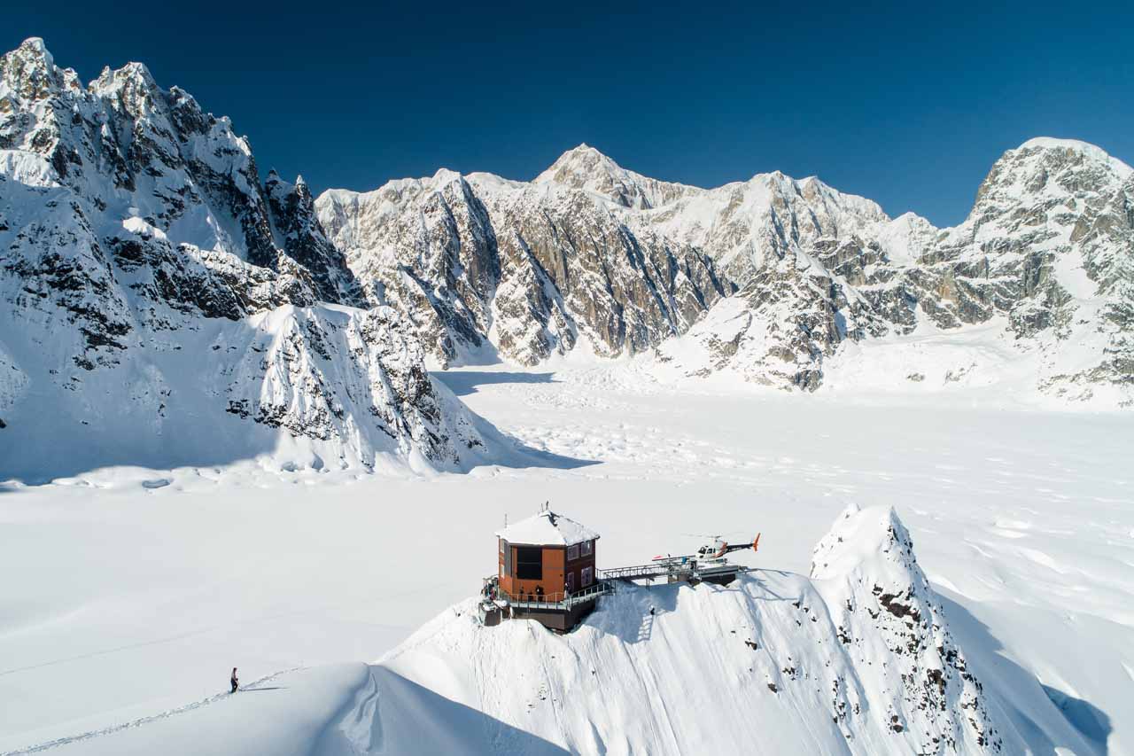 Neve, silenzio e natura. E l'elicottero per arrivare e poi per andarsene. 