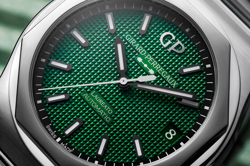 Girard-Perreqaux Laureato 42mm Green