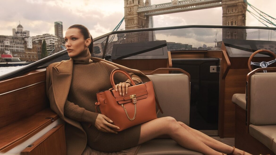 Michael Kors chooses Bella Hadid for the Fall 2022 campaign