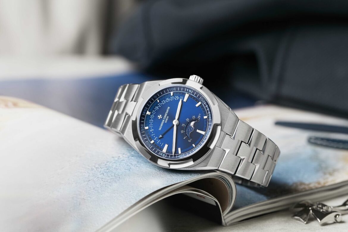 Vacheron Constantin launches a new Overseas with moon phase and