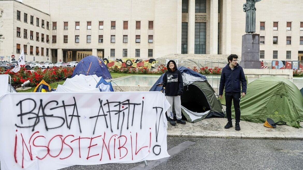 Università La Sapienza , Protesta degli studenti contro il caro affitti