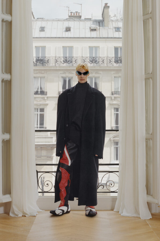 balenciaga-spring-2024-capital-b-collection-show-demna-