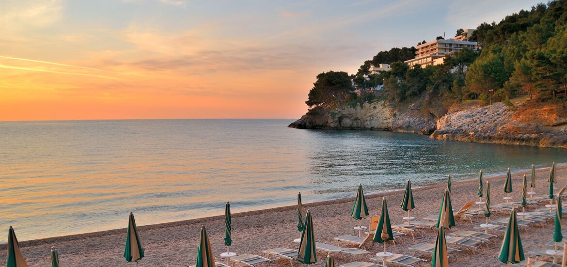 Tramonto vista-mare a Pugnochiuso.